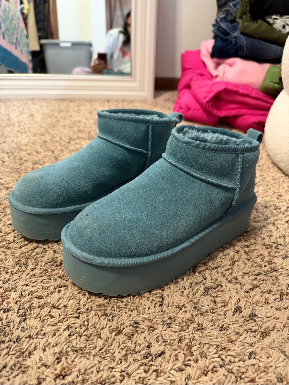 Women’s UGG Teal Platform boot